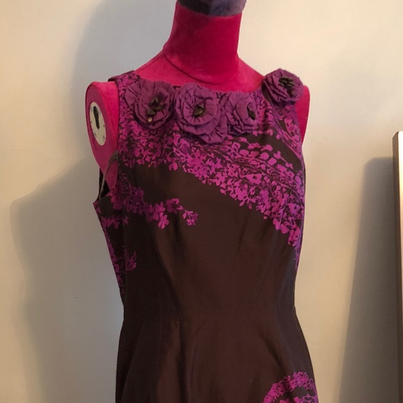 DRESS with attached flowers - classic cut  Midi - Picture 1 of 8